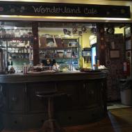 Wonderland Café 