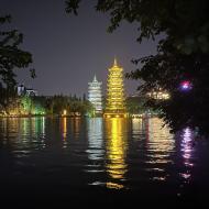 Pagoderne om aftenen