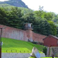 Muren og et vagttårn 