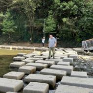 Jens Peter går over vandet