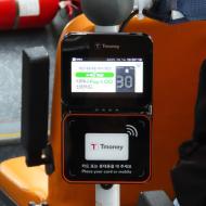 Her tjekker man ind og ud i bussen