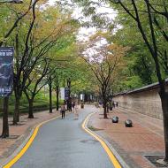 Gaderne rundt om paladset