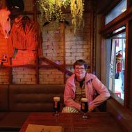 En bar i gaden ned til metroen