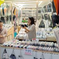 Der sælges mange paraplyer i Seoul 