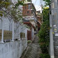 Små smalle gader vest for lejligheden