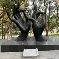 På vej ind i parken