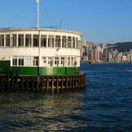 Vi sejler over til Kowloon