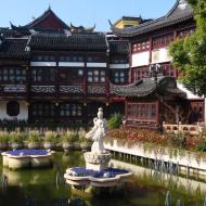 Her går vi ind i haven