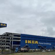 Vi køber knækbrød i IKEA