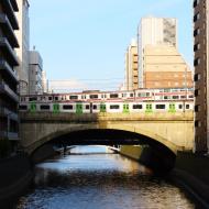 Der er virkelig mange tog i Tokyo 