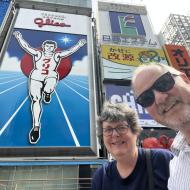 Vi sejler på Dotonbori-floden