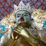 16 meter høj Buddha-statue