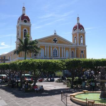 Parque Central og Catedral de Granada