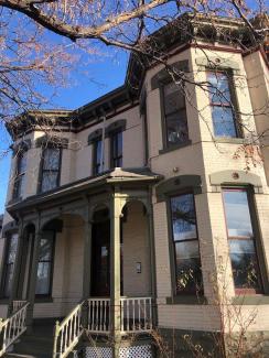 Vores lejlighed i stuen